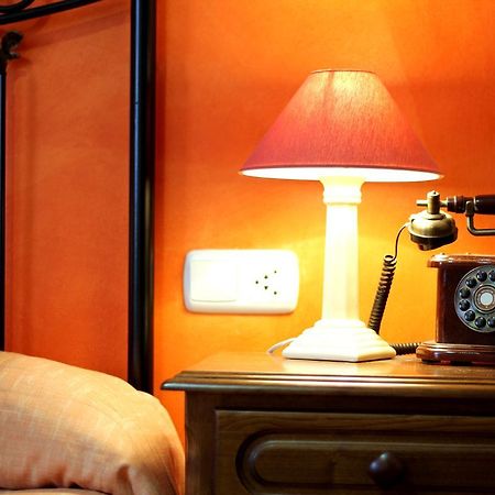 Hotel Rural Hojaranzos Tejeda Del Tietar Екстер'єр фото