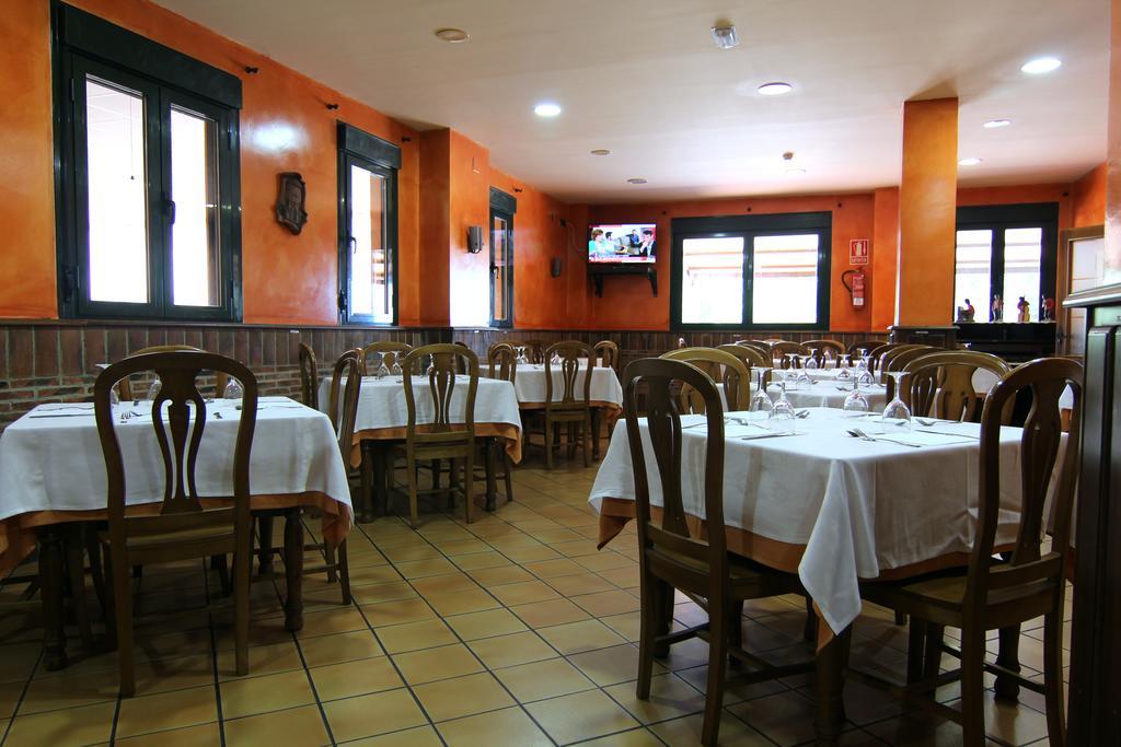 Hotel Rural Hojaranzos Tejeda Del Tietar Екстер'єр фото