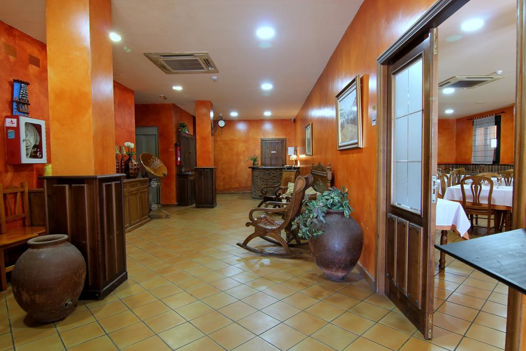 Hotel Rural Hojaranzos Tejeda Del Tietar Екстер'єр фото