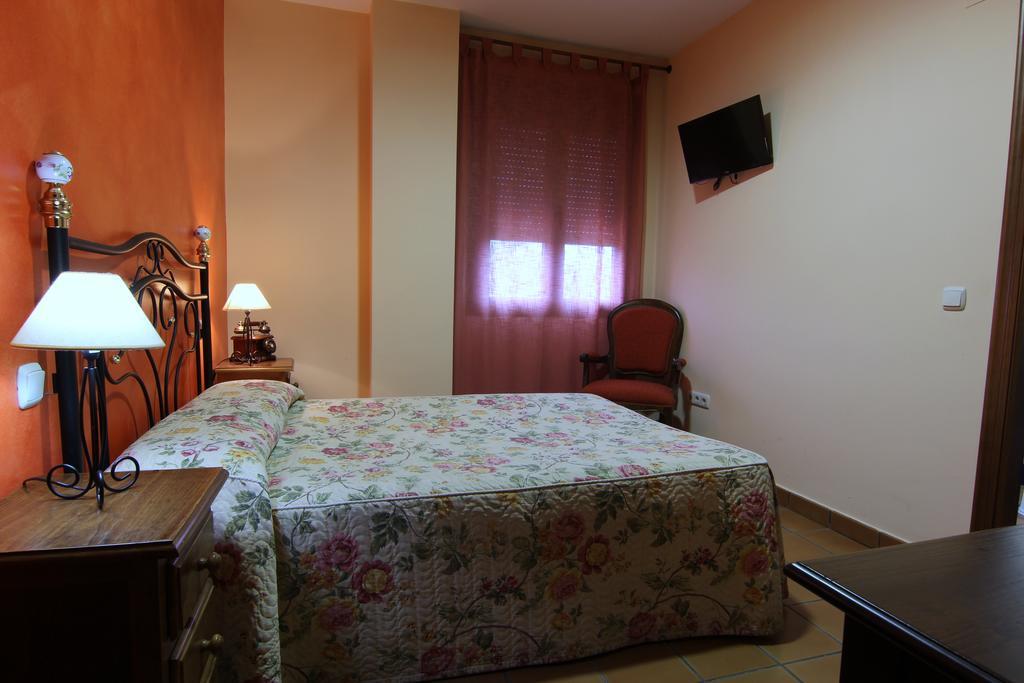 Hotel Rural Hojaranzos Tejeda Del Tietar Екстер'єр фото